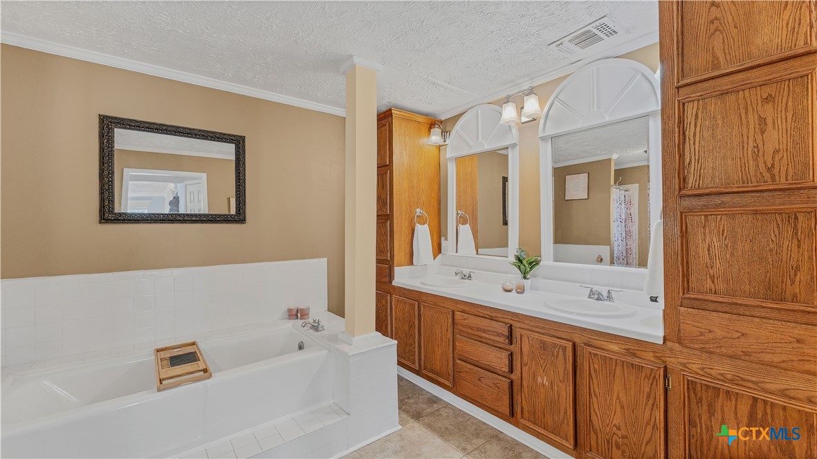 1652 Mcknight Road Property Photo 30