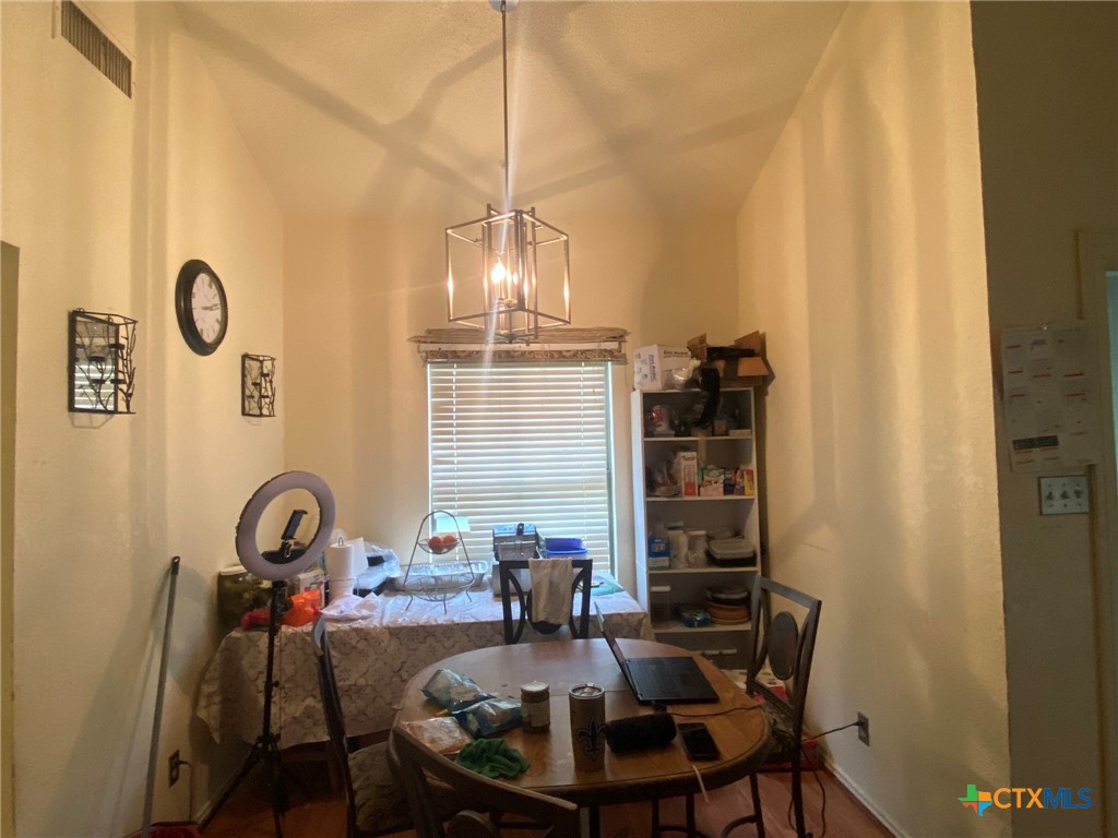 4006 London Lane Property Photo 3