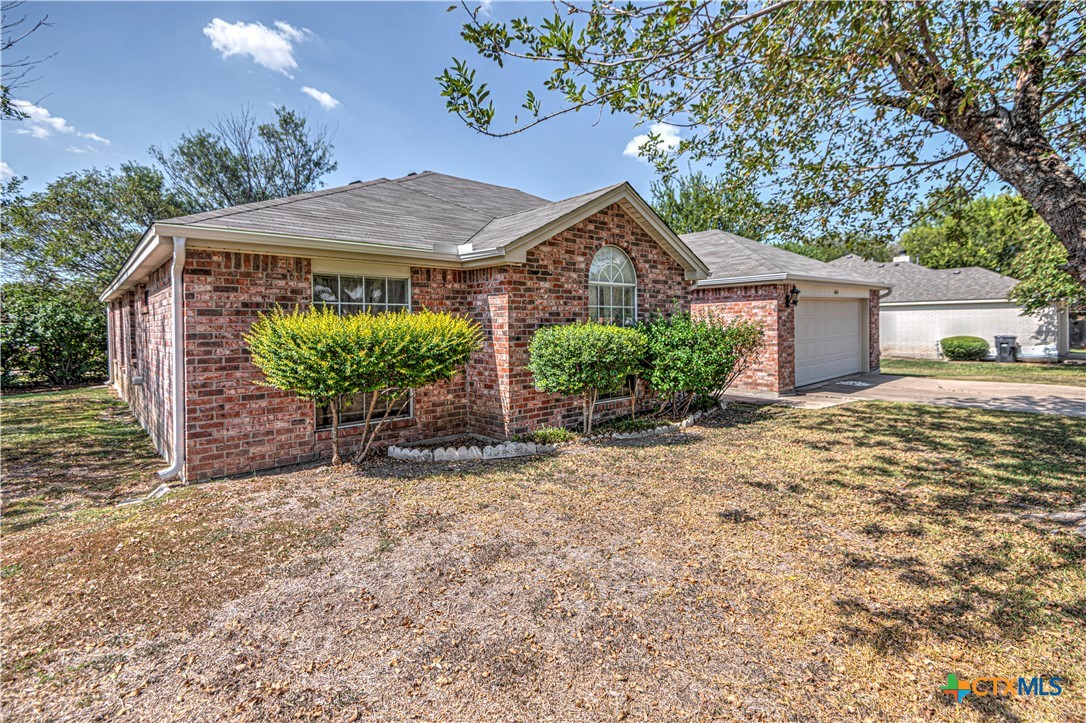 614 Sabine Circle Property Photo 3