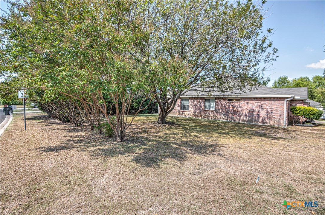 614 Sabine Circle Property Photo 5