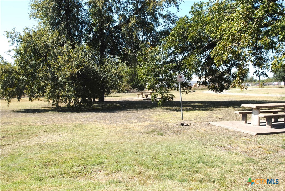 921 E 6th Avenue Property Photo 10