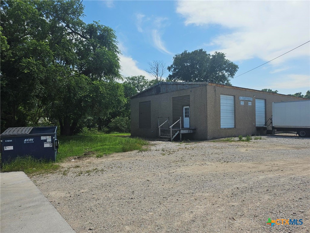 410 S Silver Street Property Photo 4