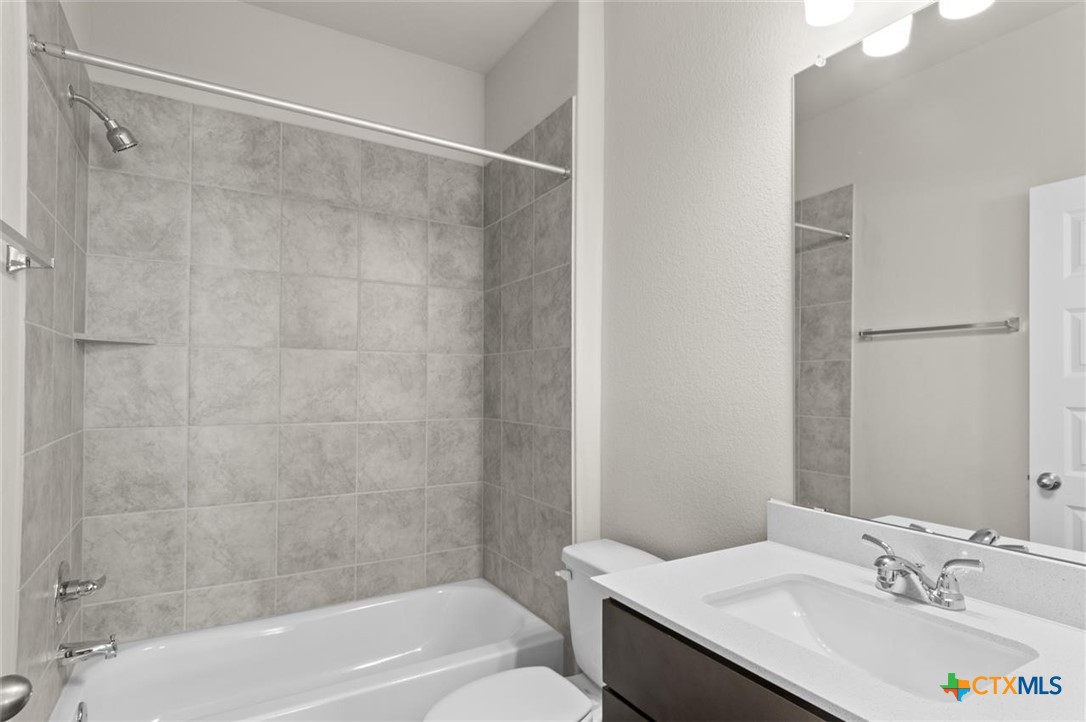 121 Bluestem Drive Property Photo 24