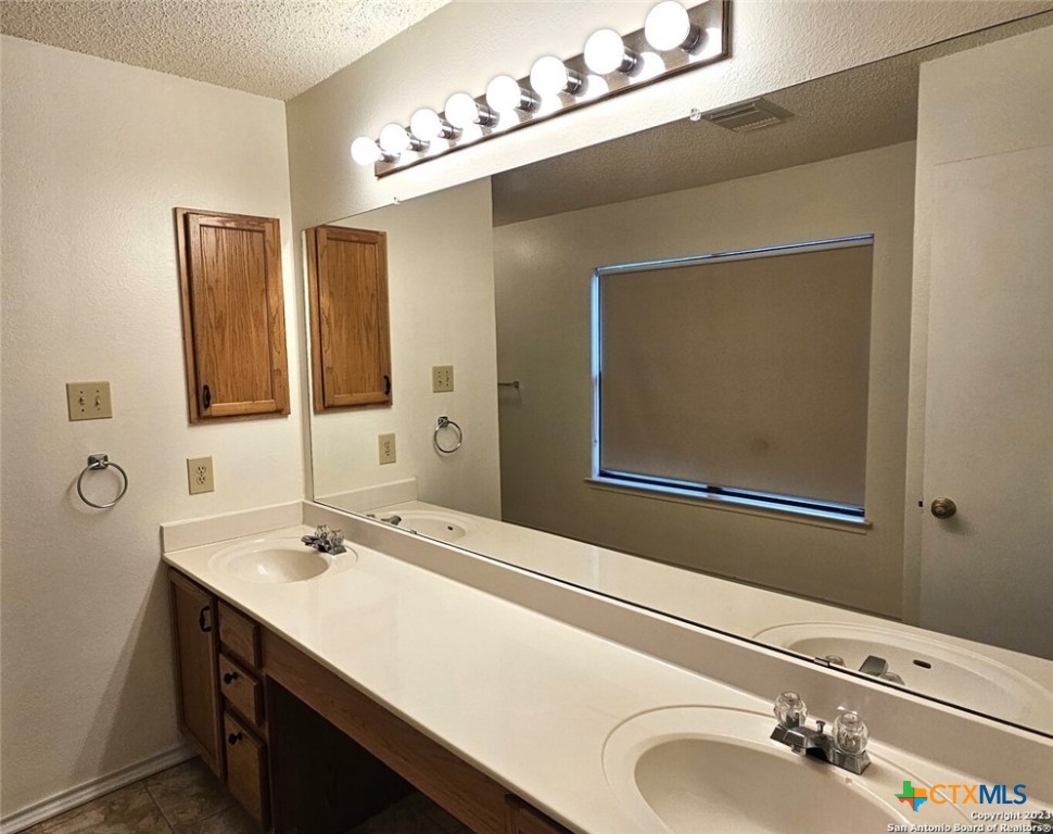 1551 Jasmine Property Photo 7