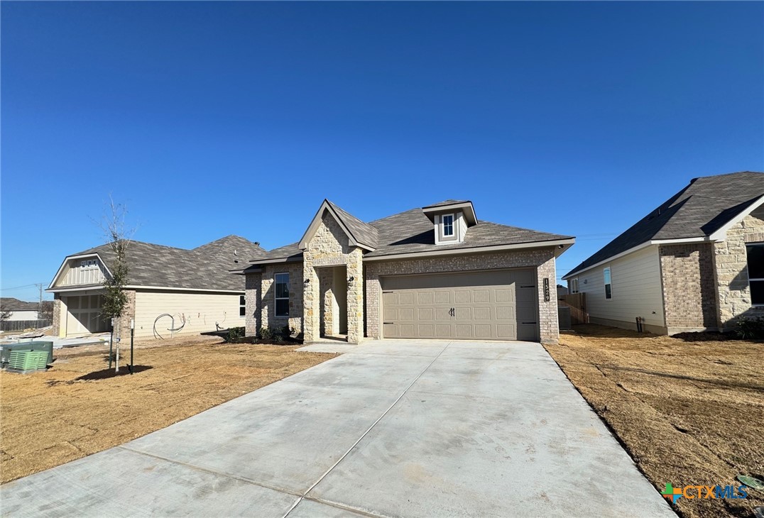1529 Hillside Drive Property Photo 3