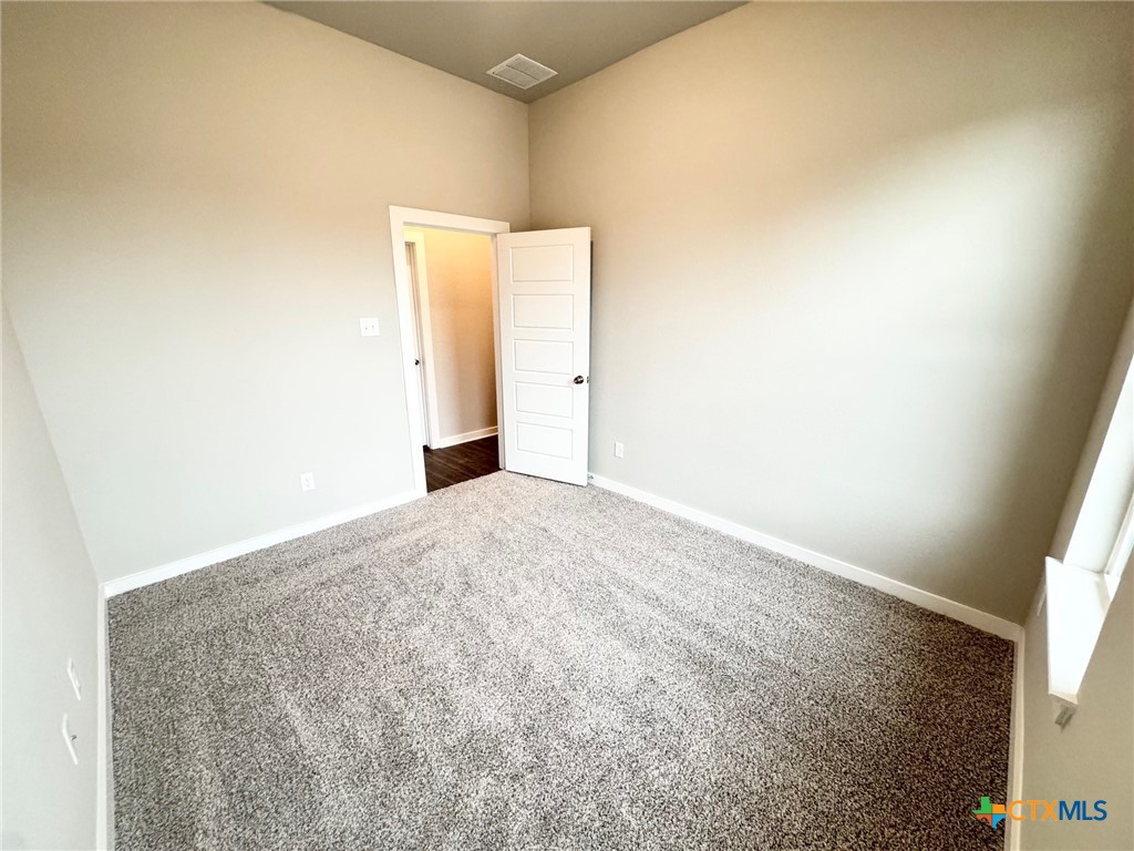 1529 Hillside Drive Property Photo 6