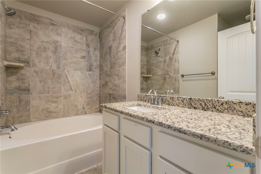 601 Westfield Boulevard Property Photo 7