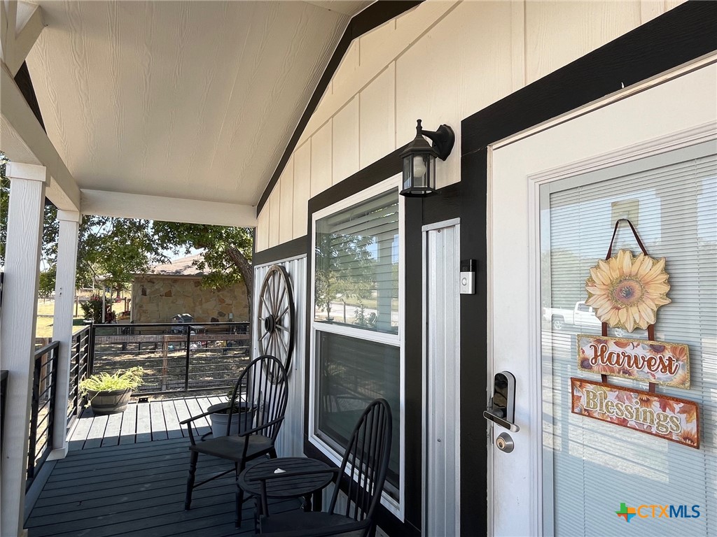 709 Lampasas Street Property Photo 4