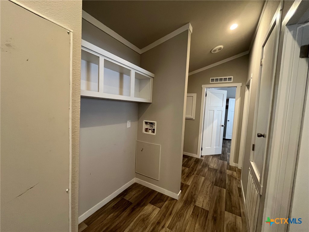 709 Lampasas Street Property Photo 20