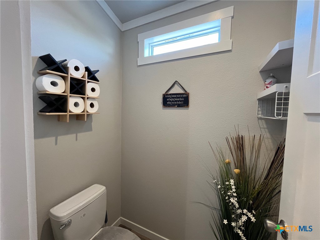 709 Lampasas Street Property Photo 30