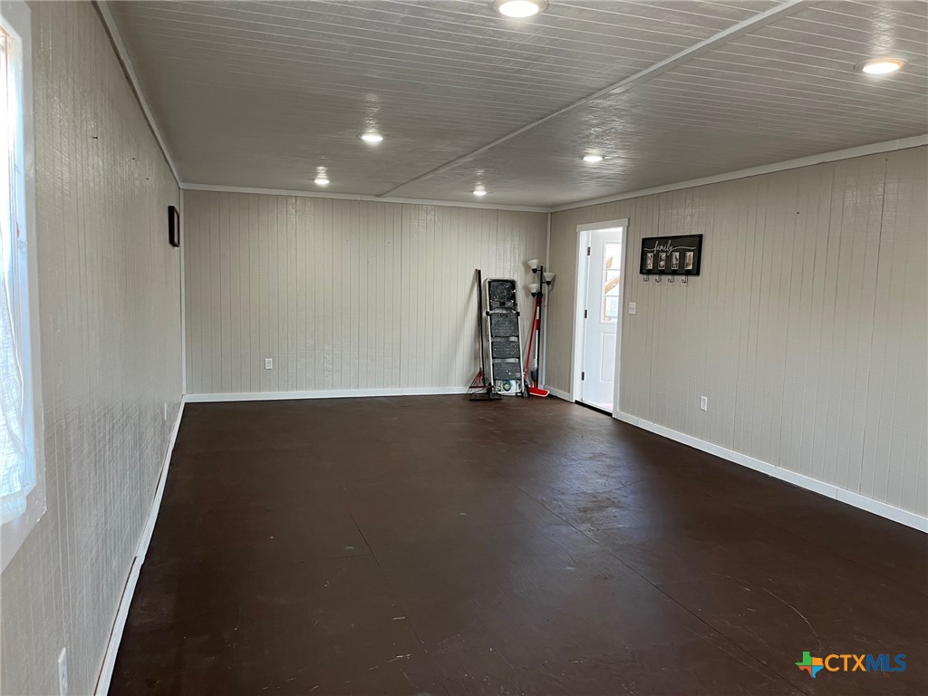 709 Lampasas Street Property Photo 32