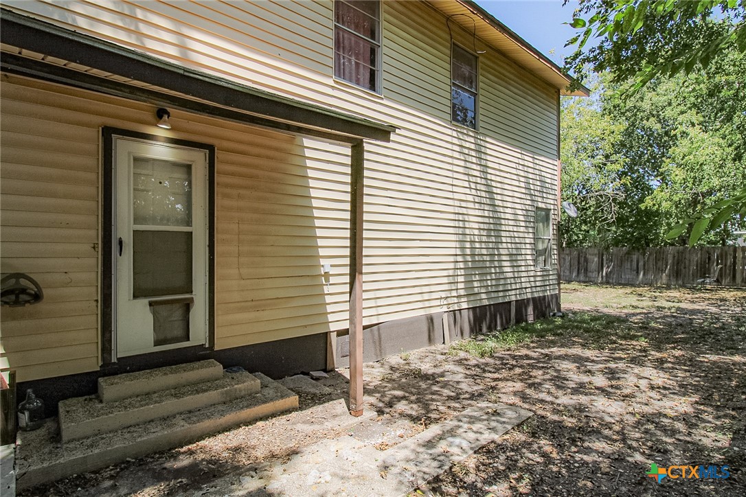 1124 E Kingsbury Street B Property Photo 8