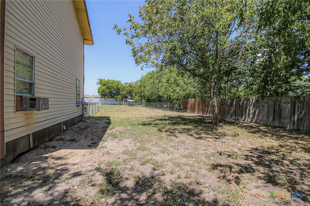 1124 E Kingsbury Street B Property Photo 9