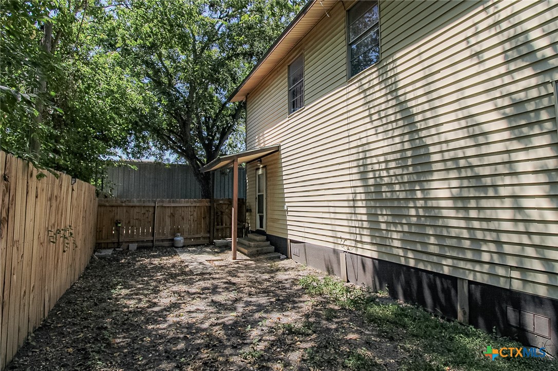 1124 E Kingsbury Street B Property Photo 10