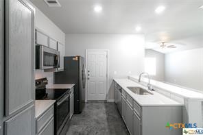 316 Lowes Boulevard Property Photo 3