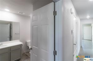 316 Lowes Boulevard Property Photo 13