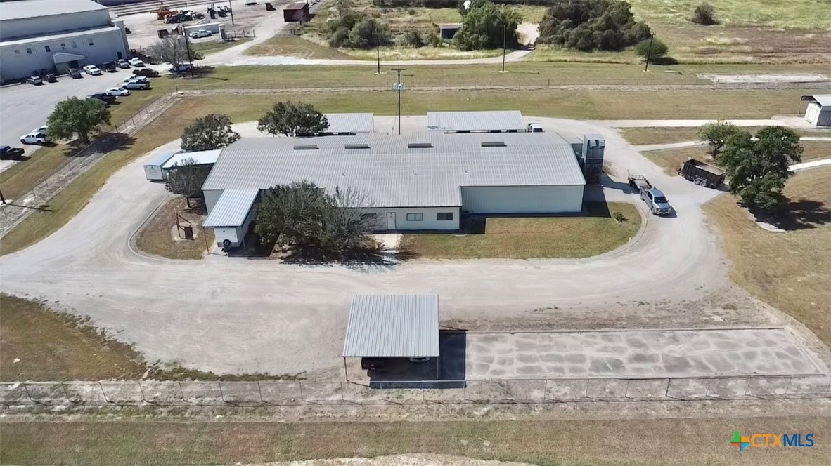 400 Warehouse Road Property Photo 5