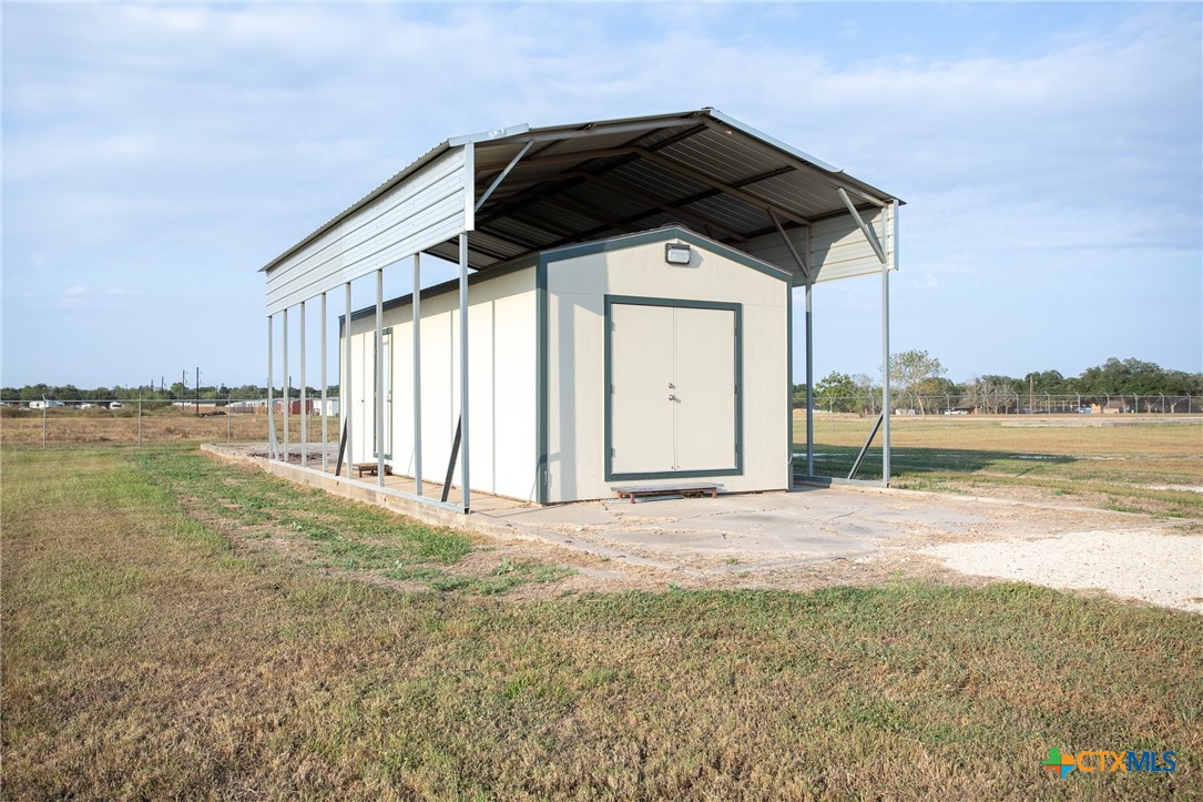 400 Warehouse Road Property Photo 15