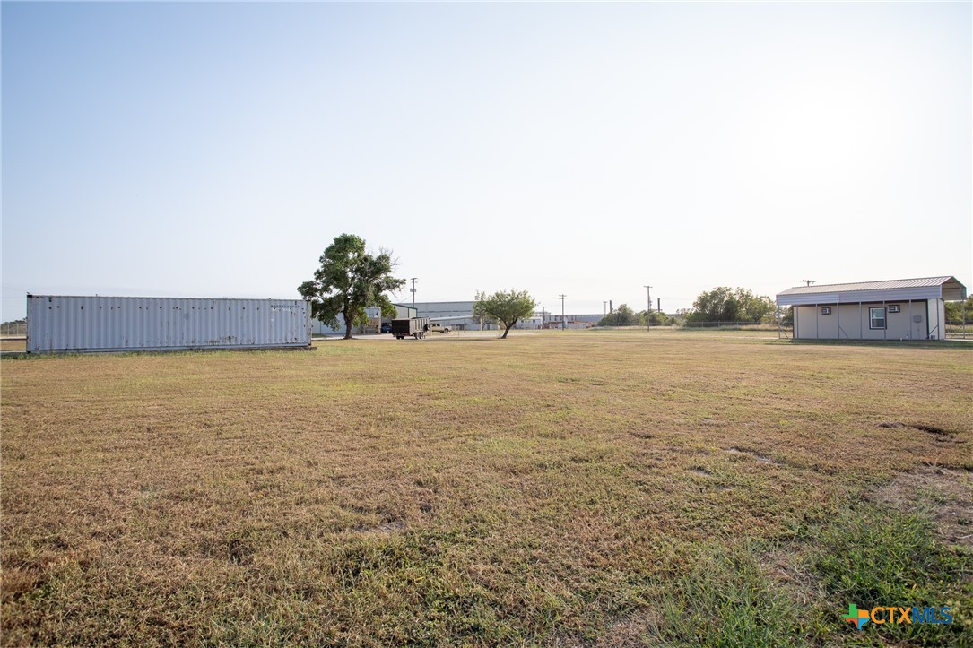 400 Warehouse Road Property Photo 16