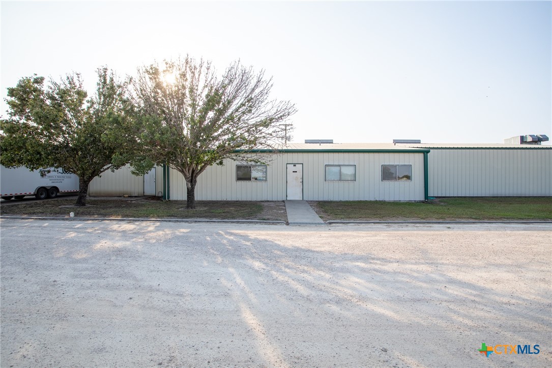 400 Warehouse Road Property Photo 21
