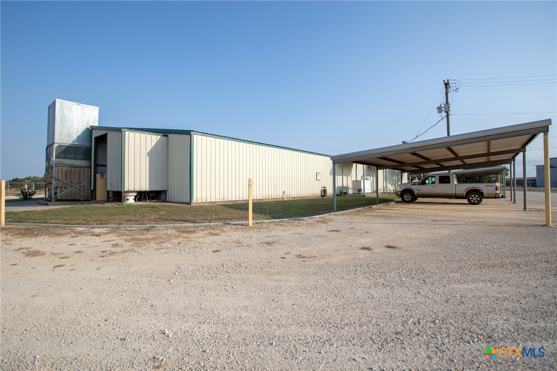 400 Warehouse Road Property Photo 27