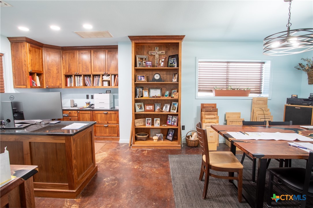 400 Warehouse Road Property Photo 43