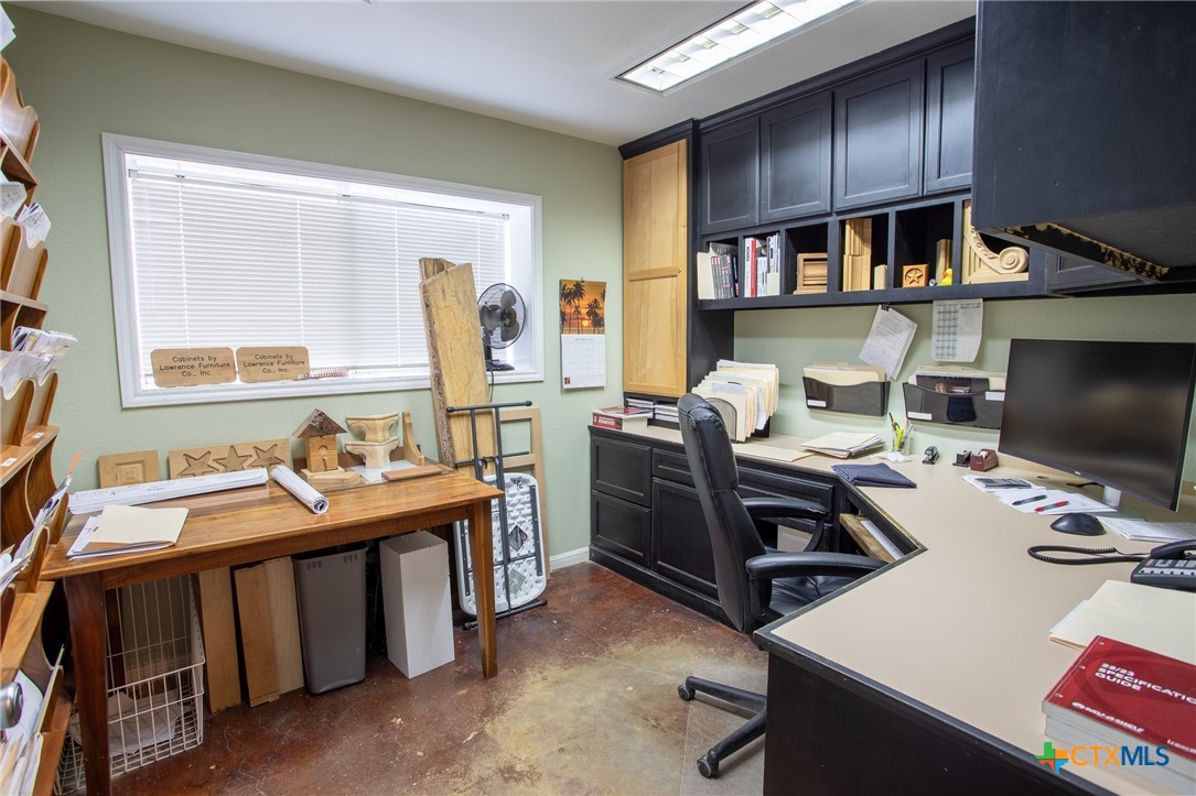 400 Warehouse Road Property Photo 44