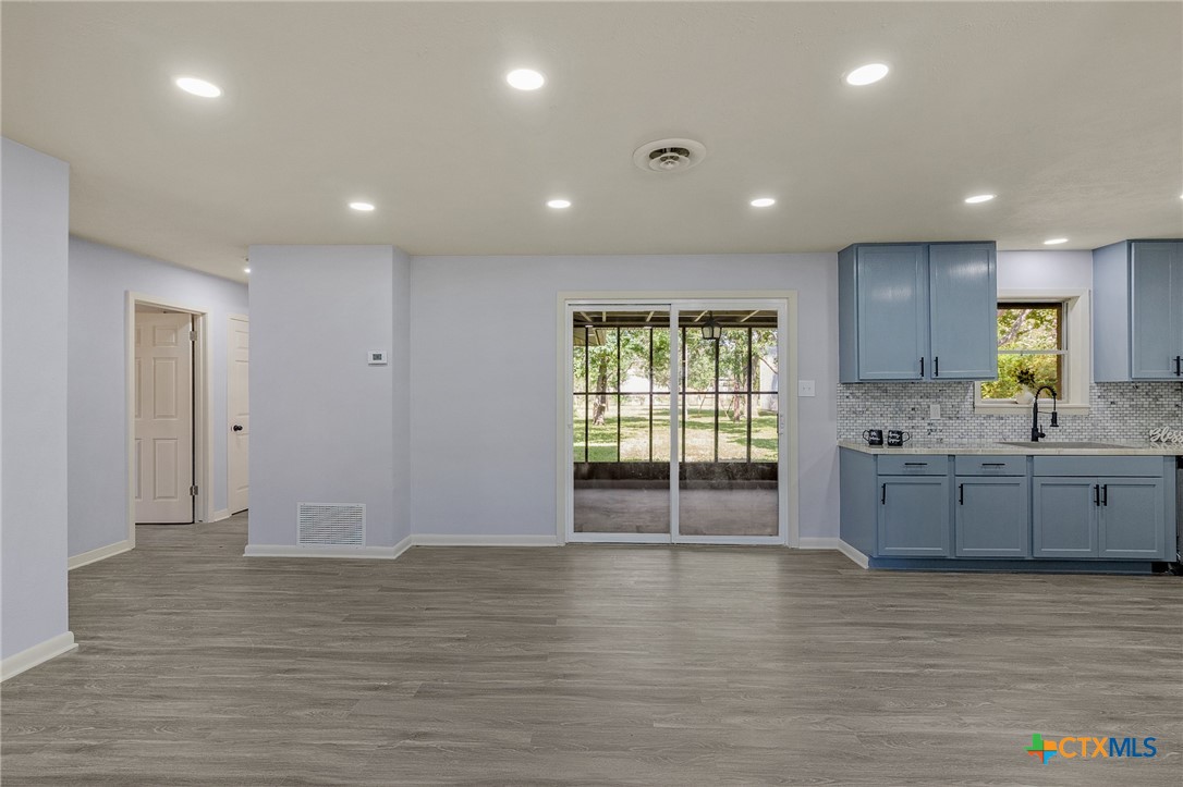 2225 Mcpherson Drive Property Photo 4