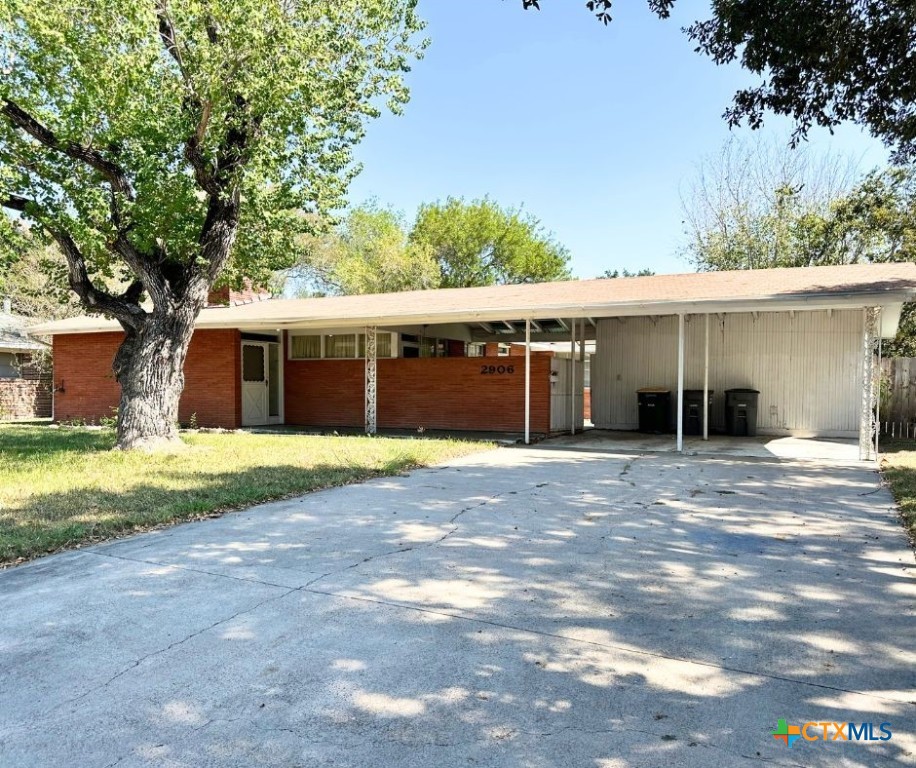2906 Arroyo Drive Property Photo 1