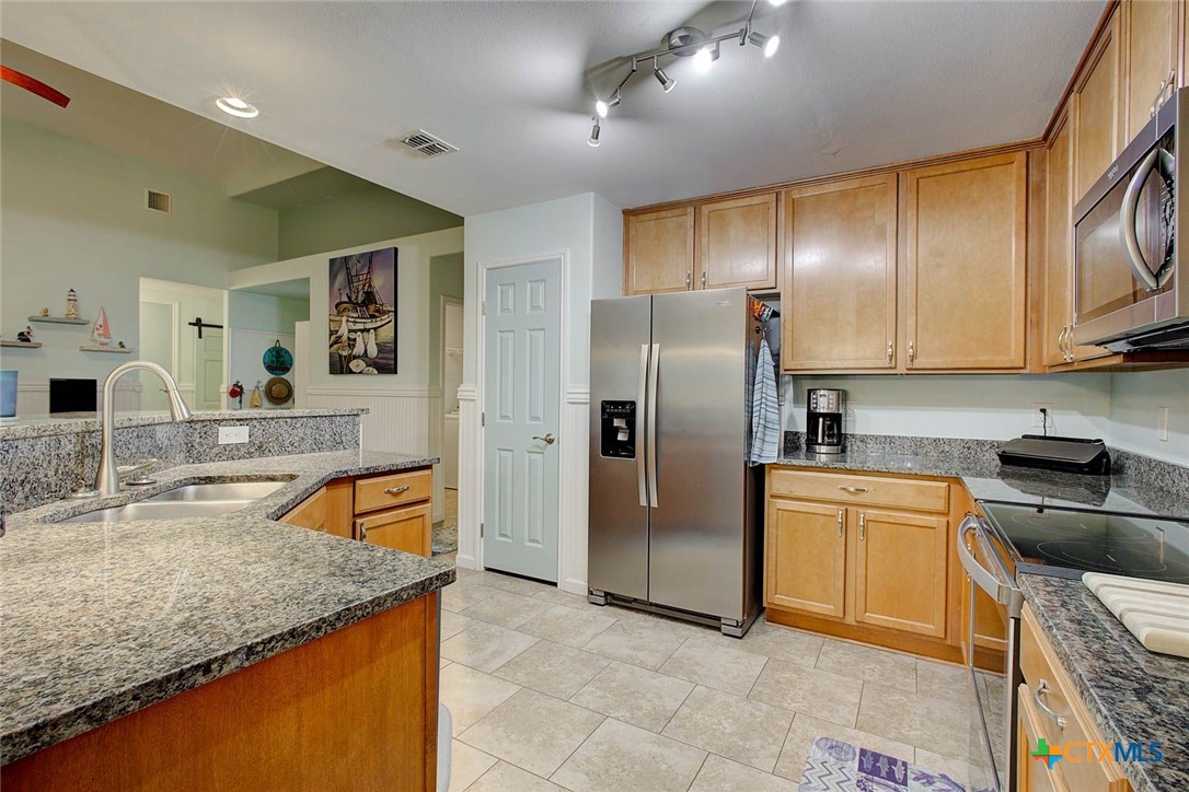 126 Breezy Street Property Photo 9