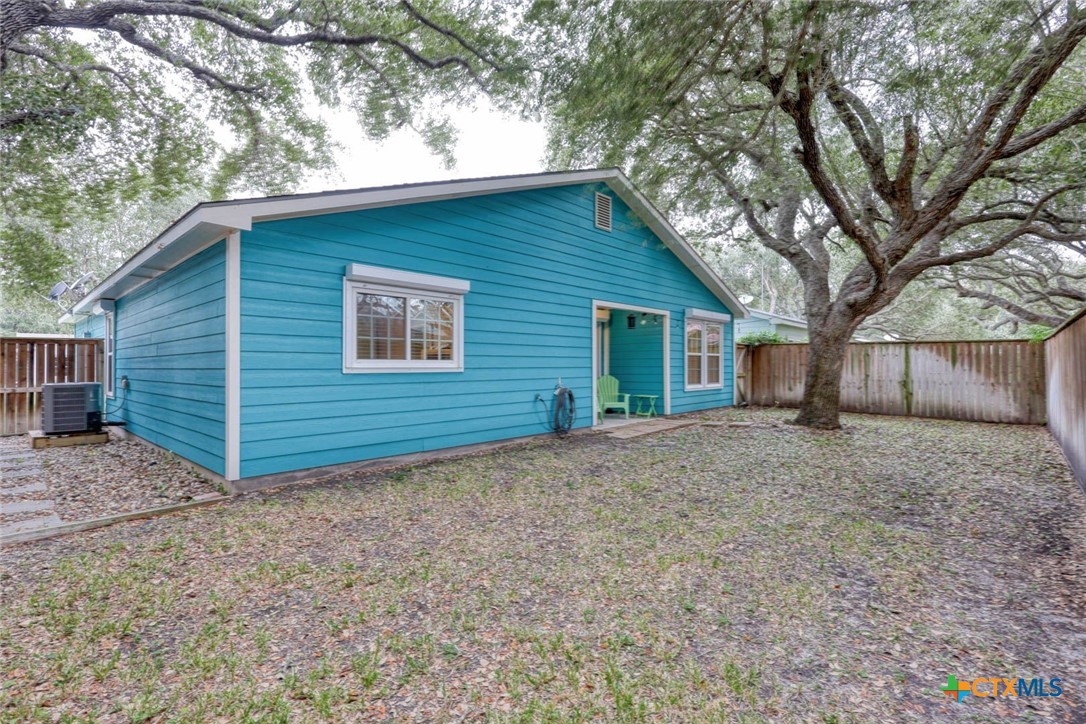 126 Breezy Street Property Photo 27
