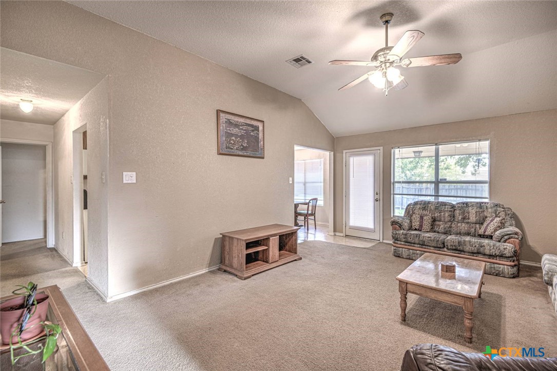 3507 Driftwood Drive Property Photo 4