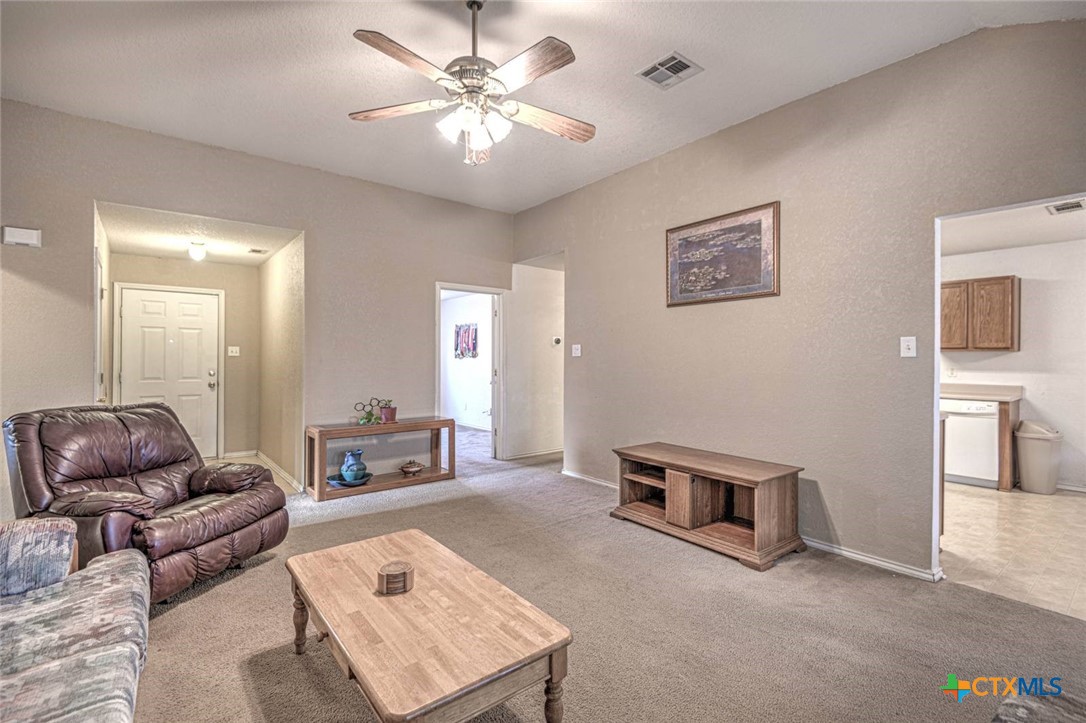 3507 Driftwood Drive Property Photo 7