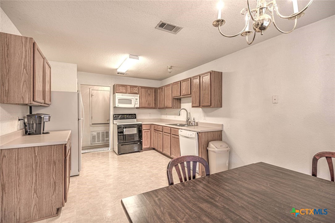 3507 Driftwood Drive Property Photo 9