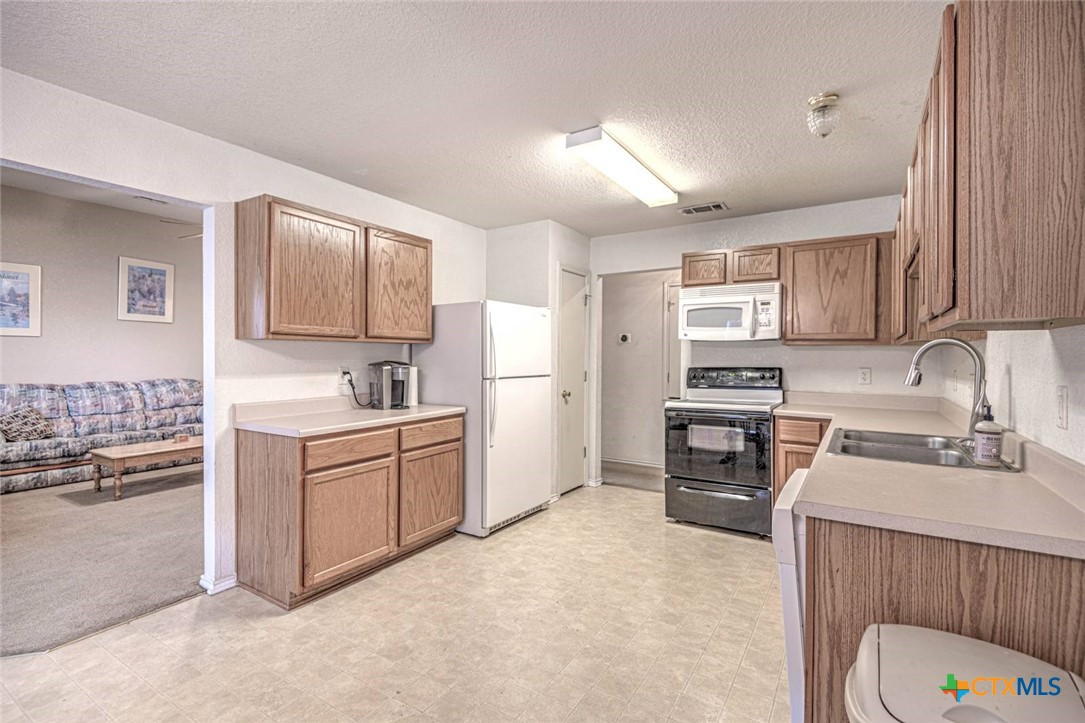 3507 Driftwood Drive Property Photo 10