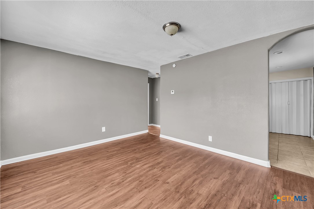 1005 S 6th Street Property Photo 3