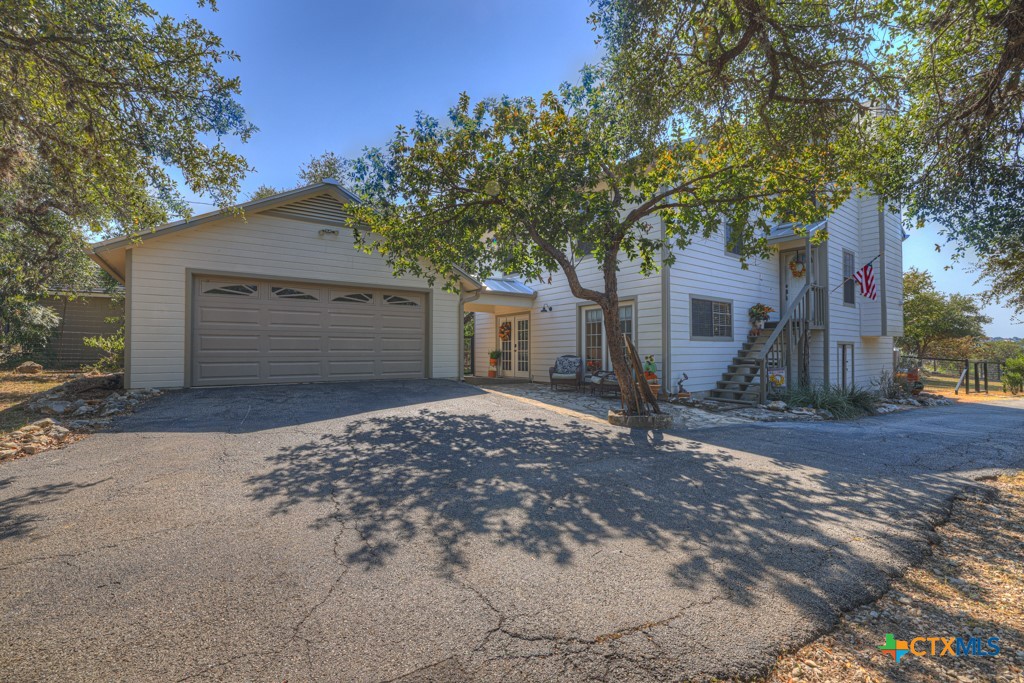 2198 Lakeshore Drive Property Photo 1