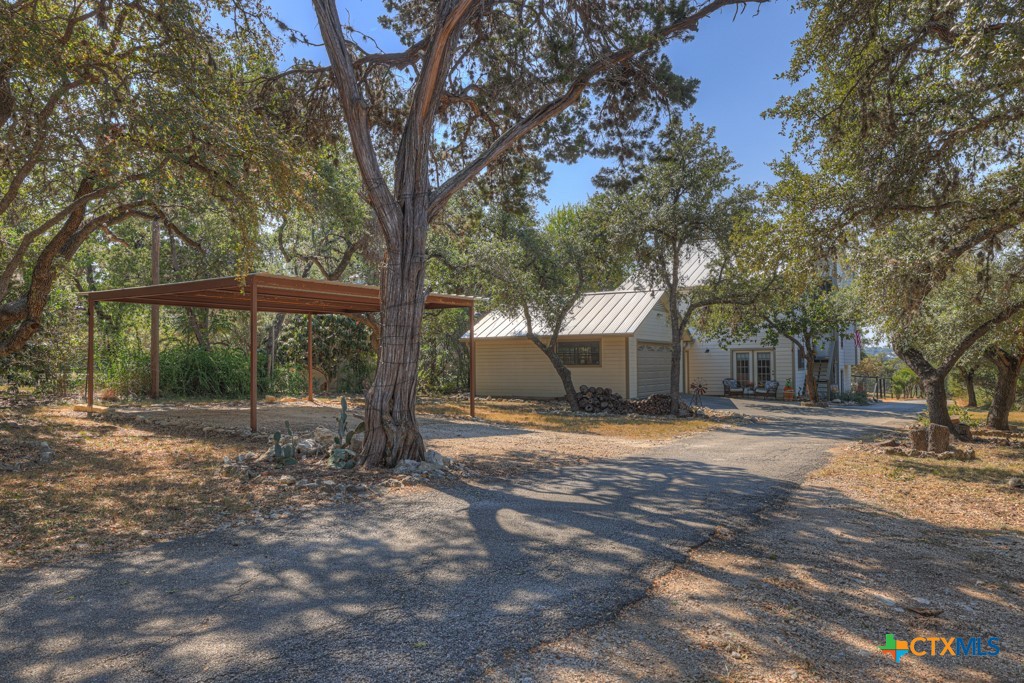 2198 Lakeshore Drive Property Photo 2