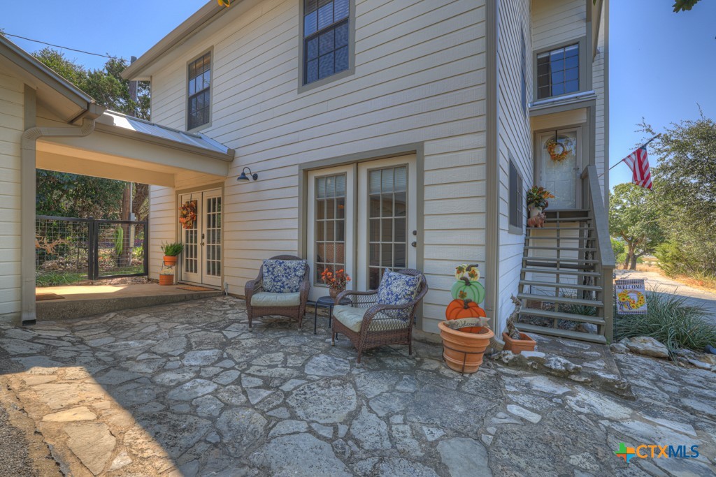 2198 Lakeshore Drive Property Photo 9