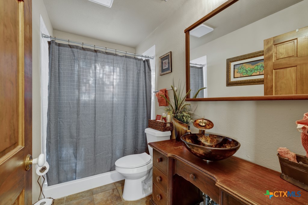 2198 Lakeshore Drive Property Photo 17
