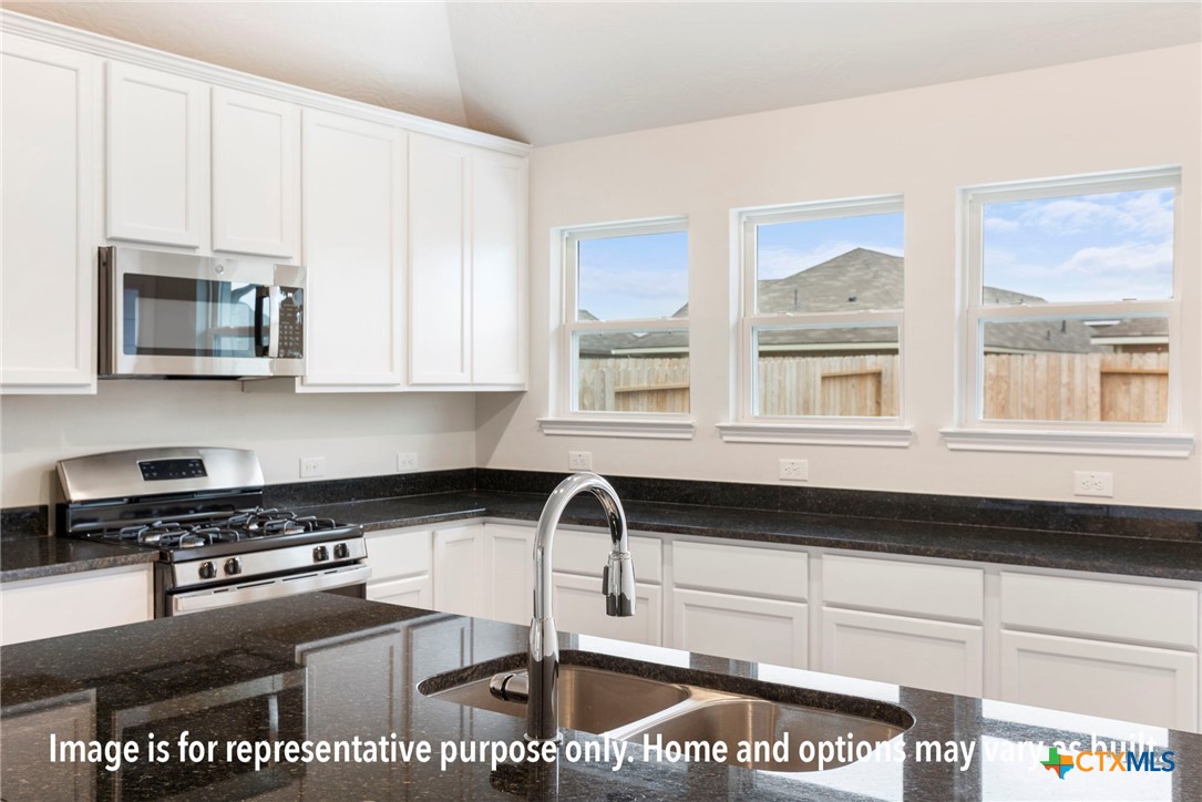 9908 Avendesora Road Property Photo 3