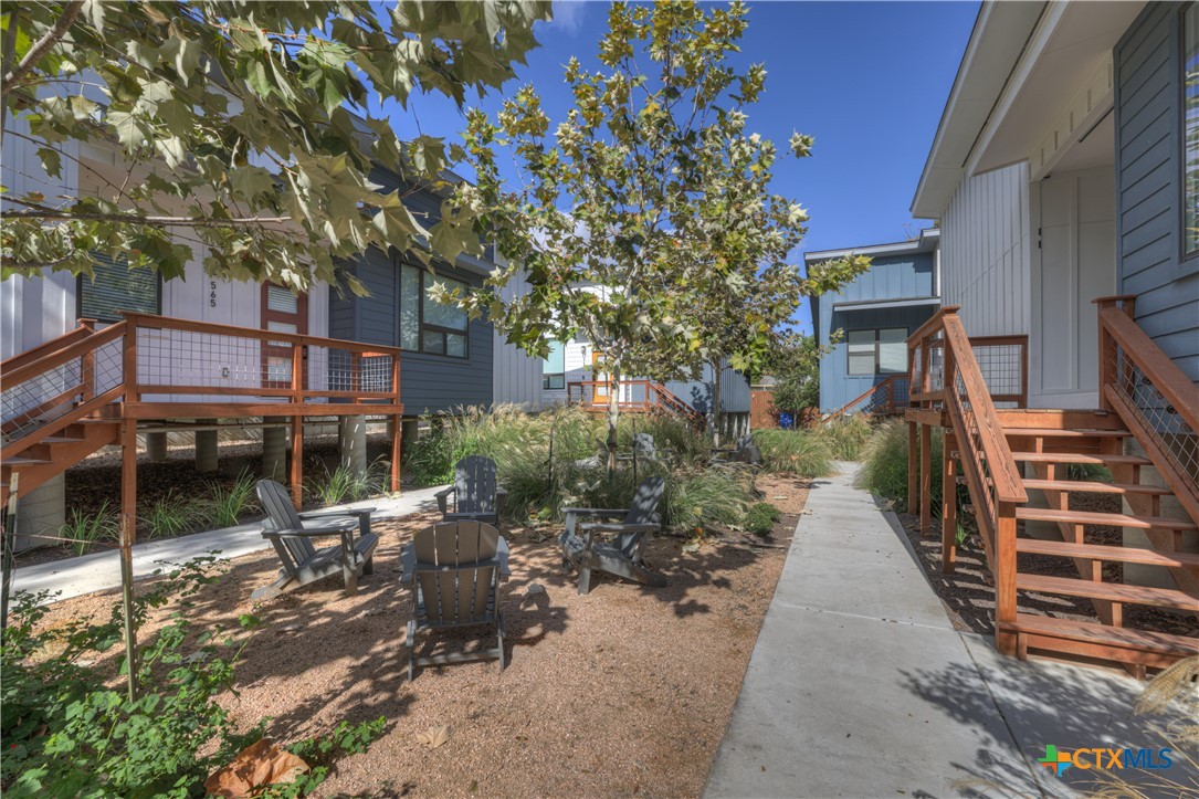 565 E Basel Street Property Photo