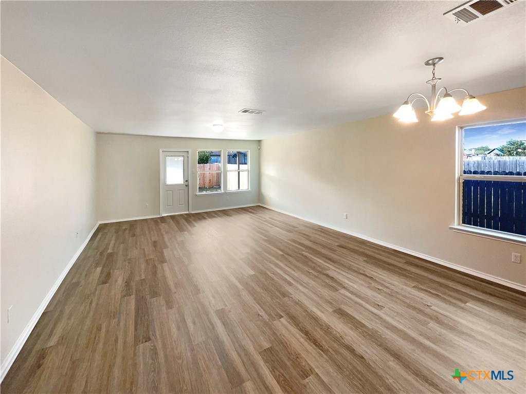 1222 Daffodil Drive Property Photo 3
