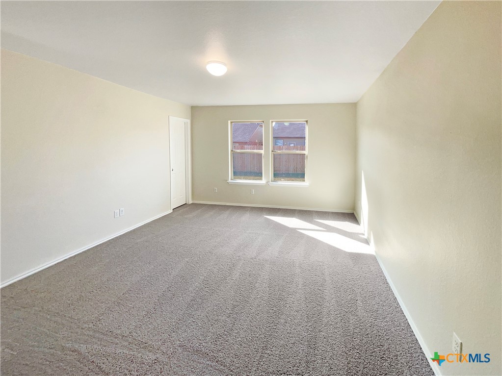 1222 Daffodil Drive Property Photo 5