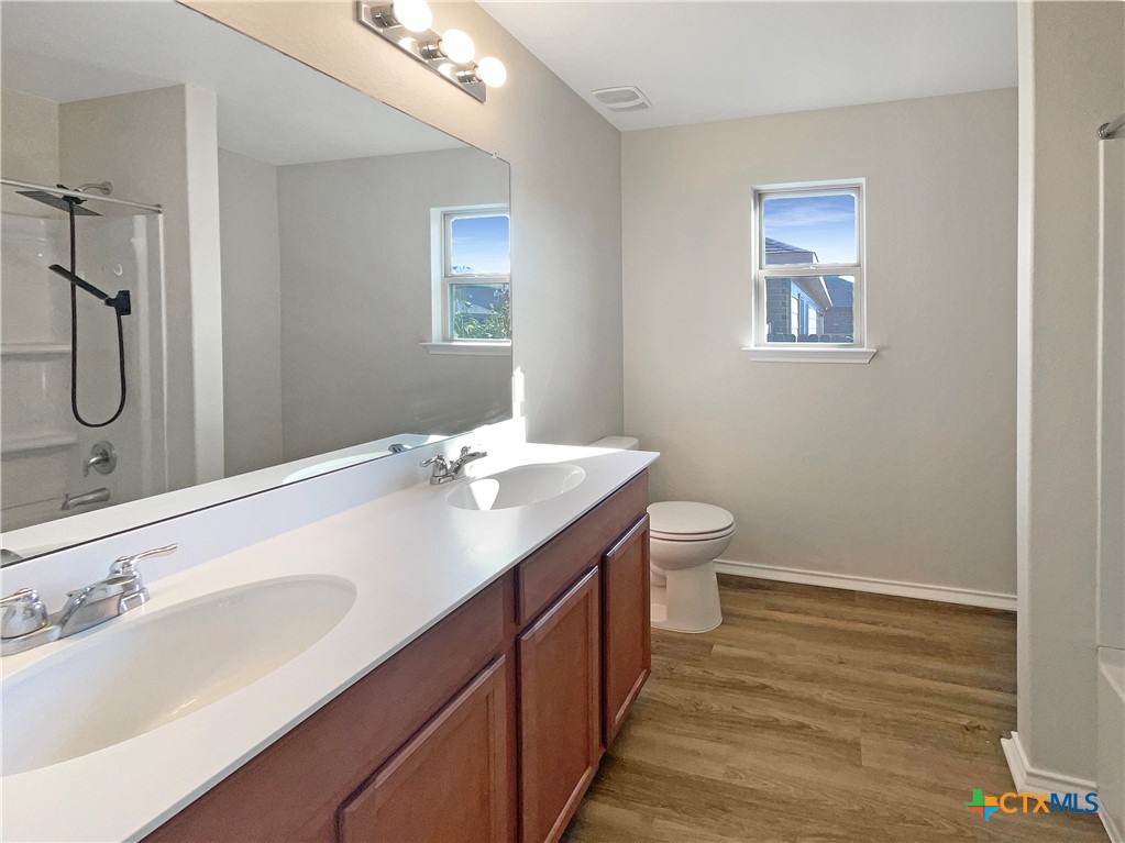 1222 Daffodil Drive Property Photo 7