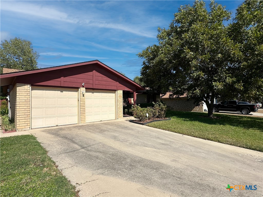 411 Orchid Drive Property Photo 3
