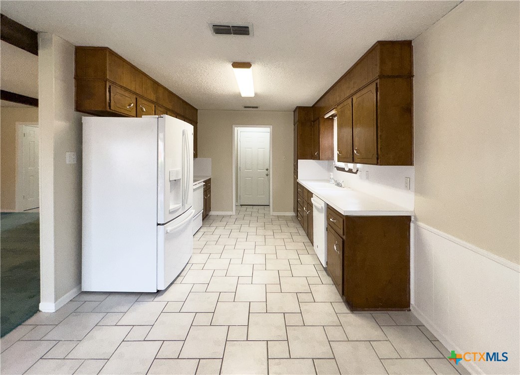 411 Orchid Drive Property Photo 16