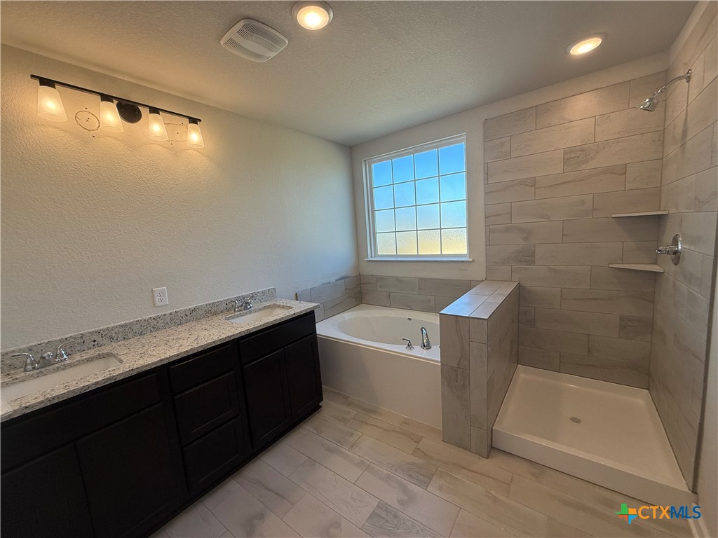 6504 Mcgregor Loop Property Photo 16