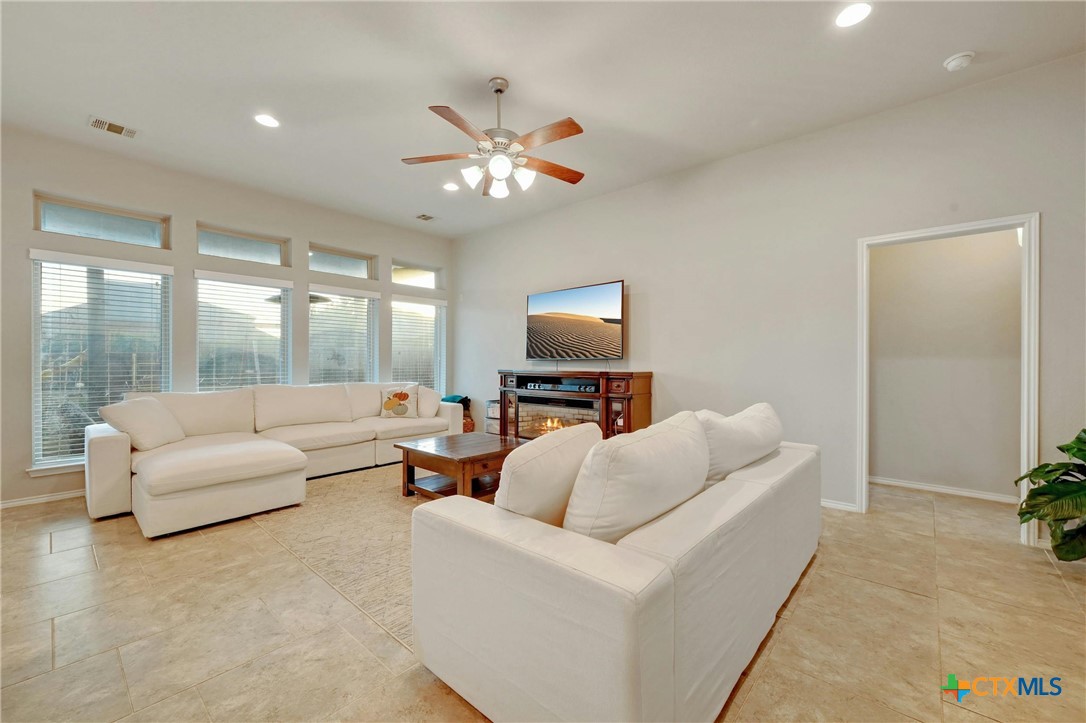 313 Durata Drive Property Photo 10