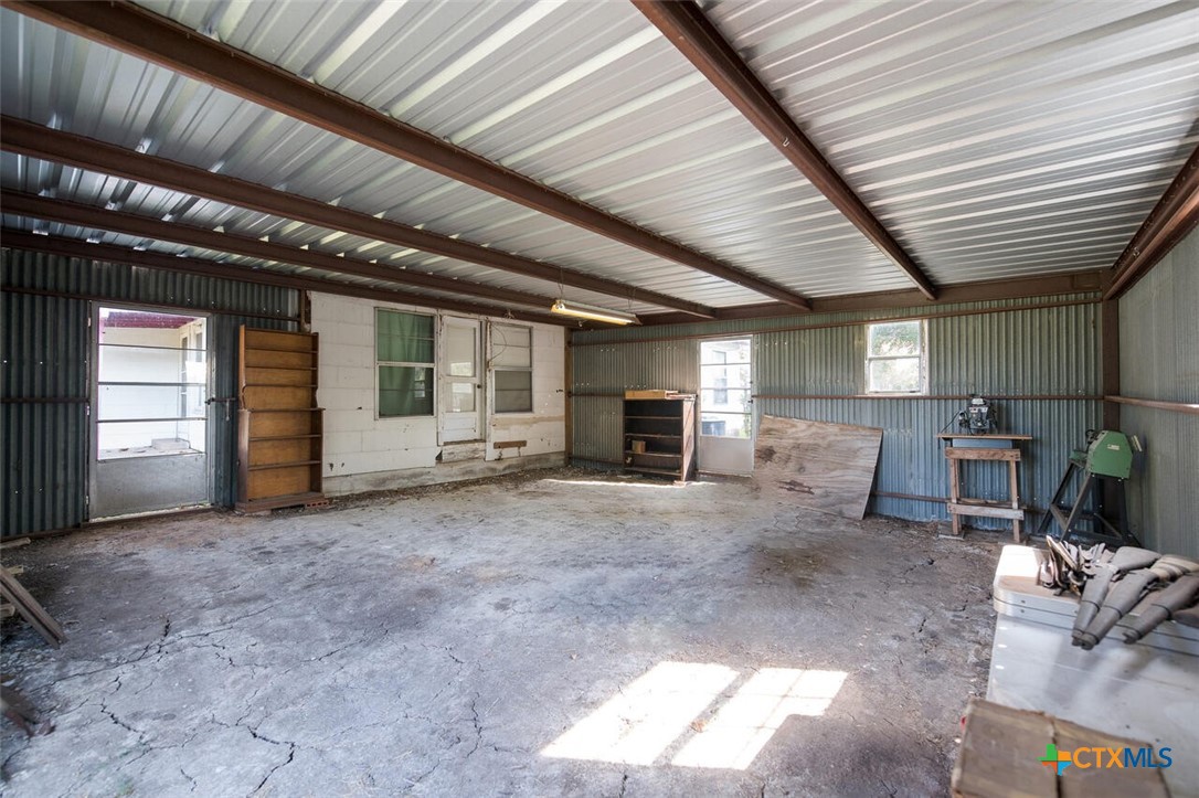 901 S Old Robinson Road Property Photo 9
